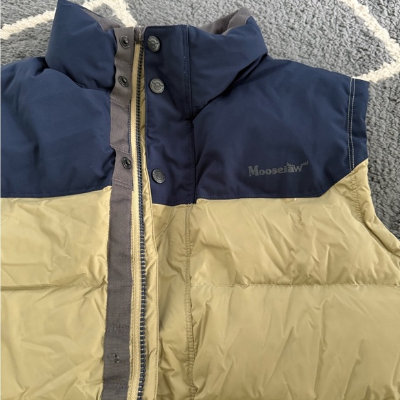 Men's Moosejaw Down Puffer Vest - Picture 4 of 8